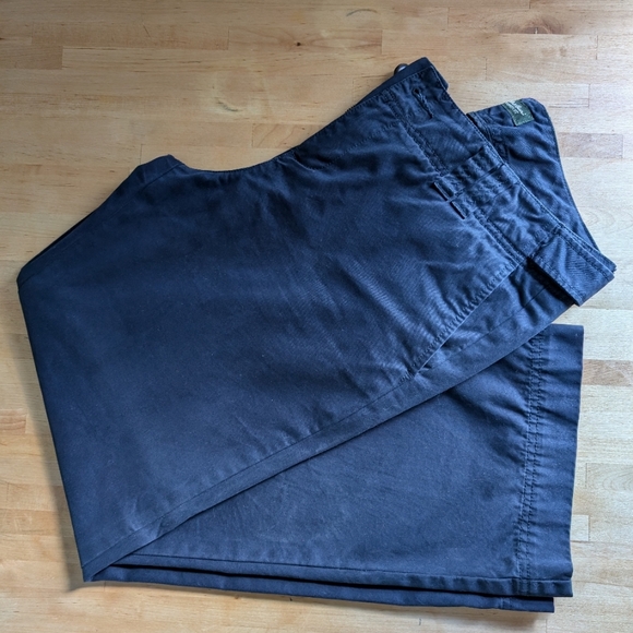 Eddie Bauer Vashon Fit Navy Pants - 10P - Navy - Gently Used - Super Soft Fabric - Picture 15 of 15